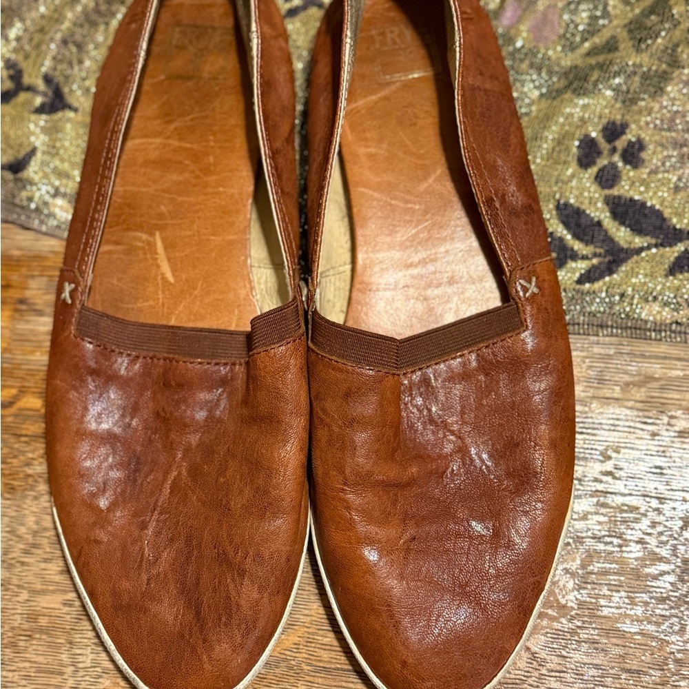 Frye Melanie Slip-on’s in cognac size 10